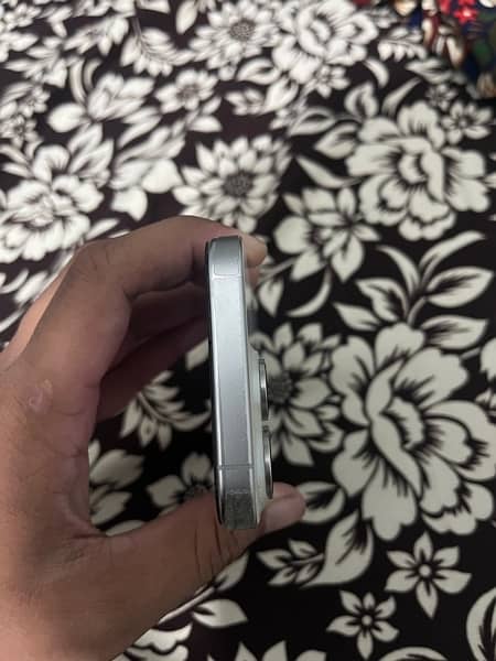 iPhone 15pro Jv 128gb 100health with box cable  ios18 update 10/10 4