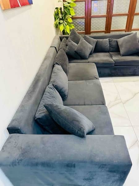 Comfortable L-shaped Sofa 7.75 Seater 1