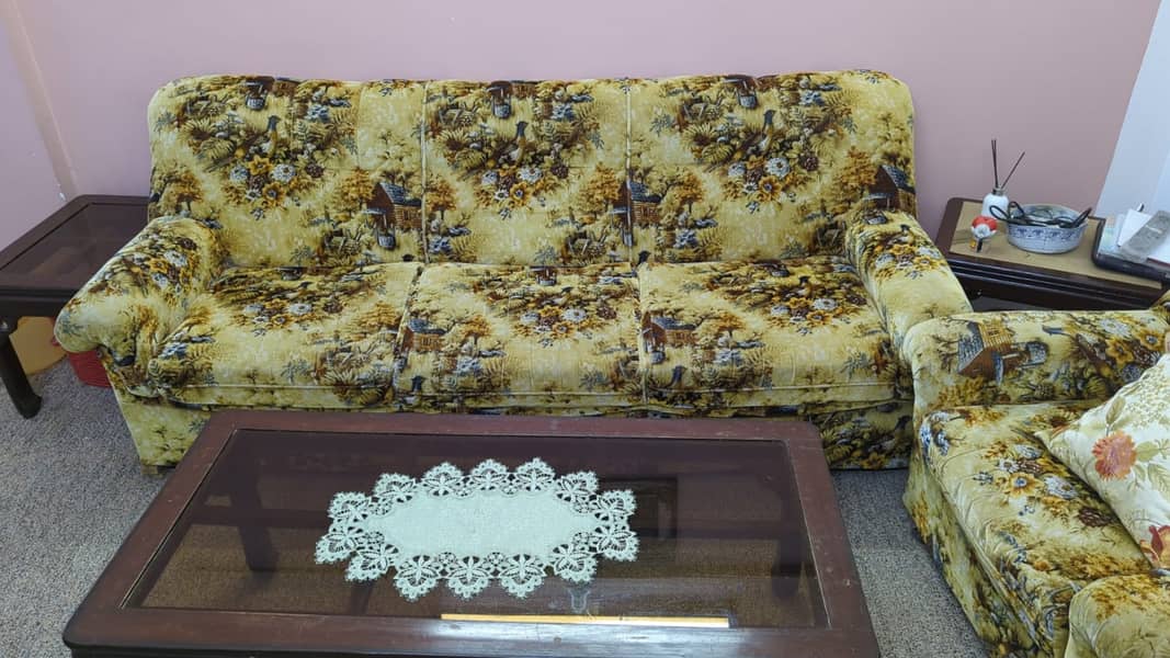 5 seater sofa set for urgent sale 1