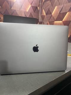 Macbook pro 2017 16/512