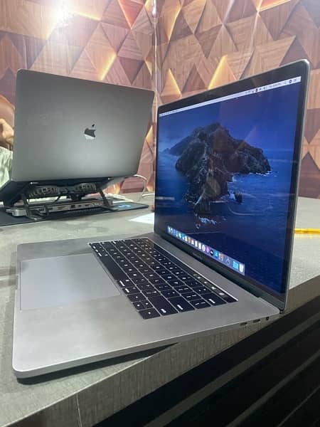 Macbook pro 2017 16/512 2