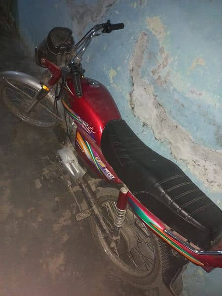 United 100 cc for sale , also attached with rickshaw. 5