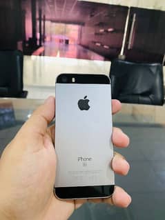 iPhone 5se. . 32 GB