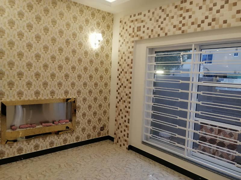 MODERN DESIGN 5 MARLA HOUSE FOR SALE IN GOOD LOCATION OF BAHRIA TOWN LAHORE 4