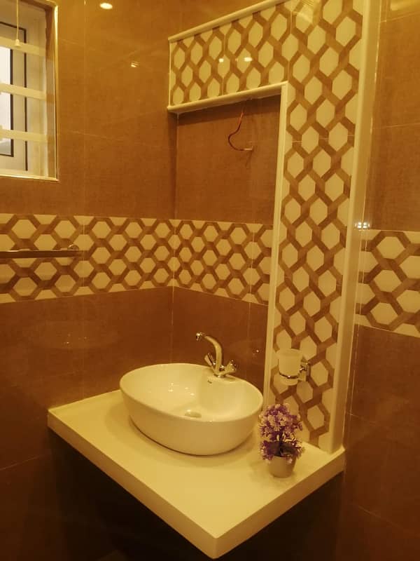 MODERN DESIGN 5 MARLA HOUSE FOR SALE IN GOOD LOCATION OF BAHRIA TOWN LAHORE 37