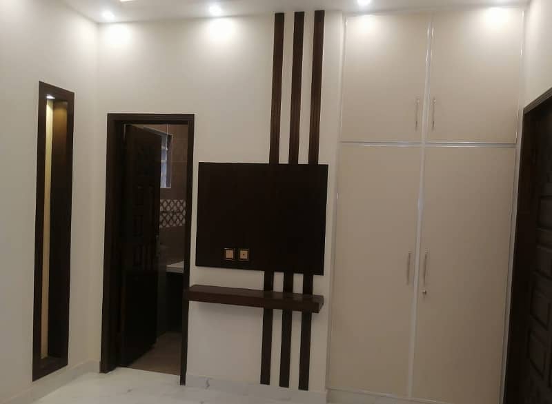 MODERN DESIGN 5 MARLA HOUSE FOR SALE IN GOOD LOCATION OF BAHRIA TOWN LAHORE 42