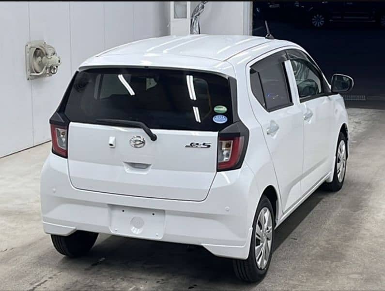 Daihatsu Mira 2021 4