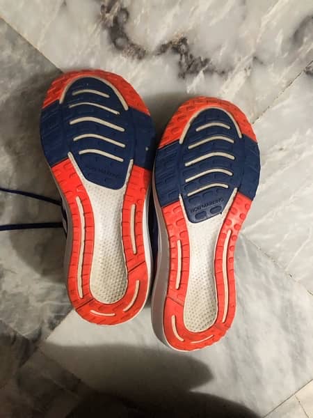 new condition 10/9 original adidas shoes used 4/5 months 3