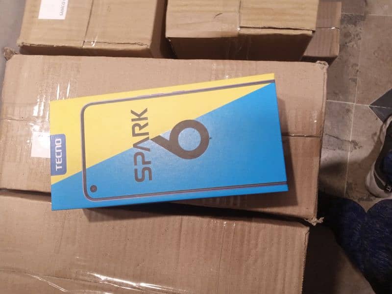 Tecno spark 6 9/10 condition whit box 4