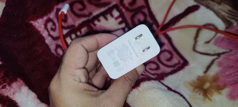 i am selling OnePlus original 65 watts warp charger 3