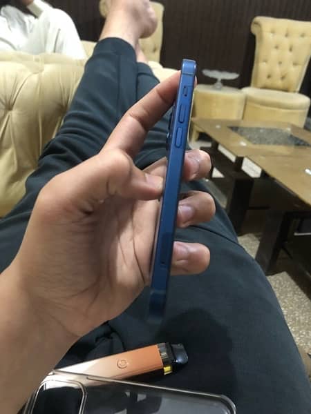 iphone 12 128 gb jv 85 health back broken ! 4