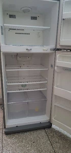 Imported LG no frost refrigerator 2