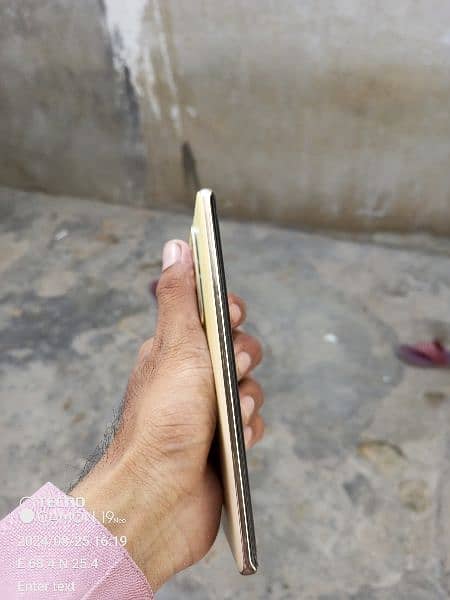 Infinix zero 30 4G all okay set hai khulvaya tha speaker ka masla ho 2