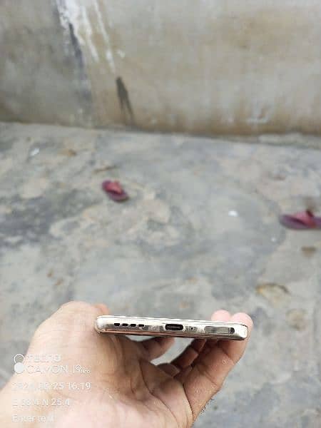 Infinix zero 30 4G all okay set hai khulvaya tha speaker ka masla ho 3