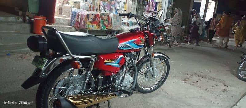 Honda cg 125, 2024 model . only 2700 km driven 0