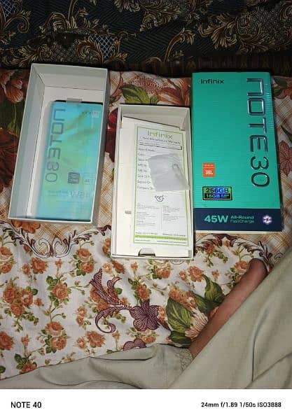 condition10/10/ complete box note 30 infinix 4