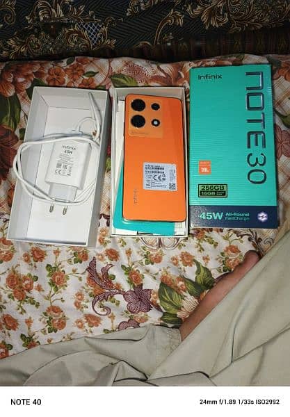 condition10/10/ complete box note 30 infinix 8