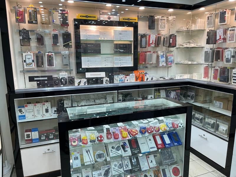 Display counters/shelves/mobile n accessories display 7