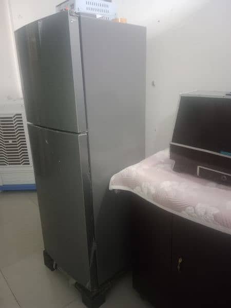 Haier ki hy only fridge hy steplizer nahi 0