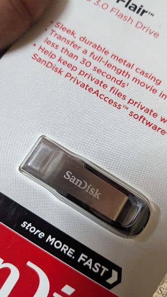 SanDisk Ultra Flair 64 GB 2