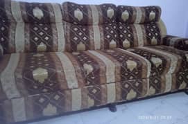 7 seater sofa just like new with master molti foam koe