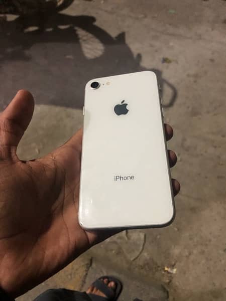 IPHONE 8 (NON PTA) 0