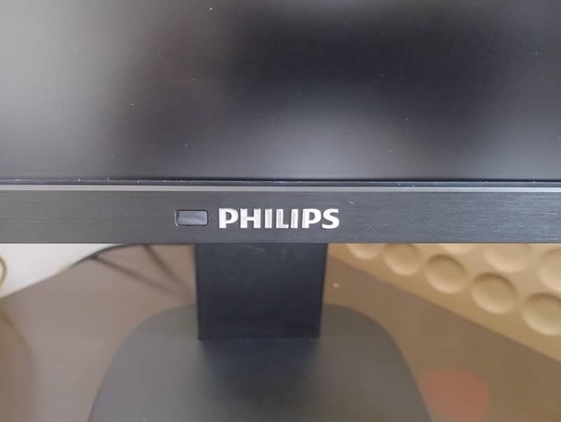 Selling My Philips 27 Inch, Borderless QHD 2K-Monitor 75-HZ. 1