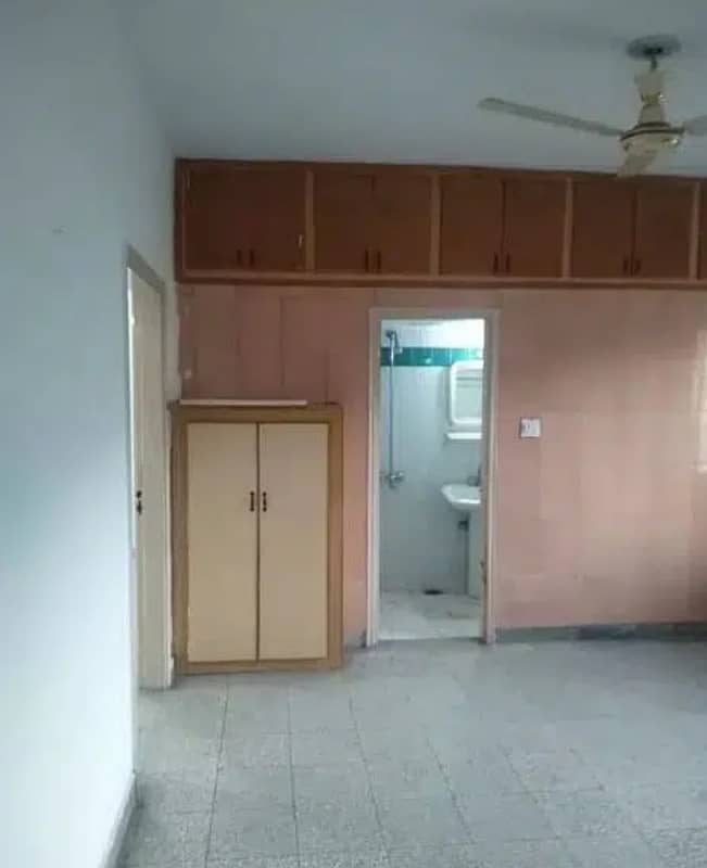 G-11/4 PHA C-Type 3rd Floor Flat For Rent 1