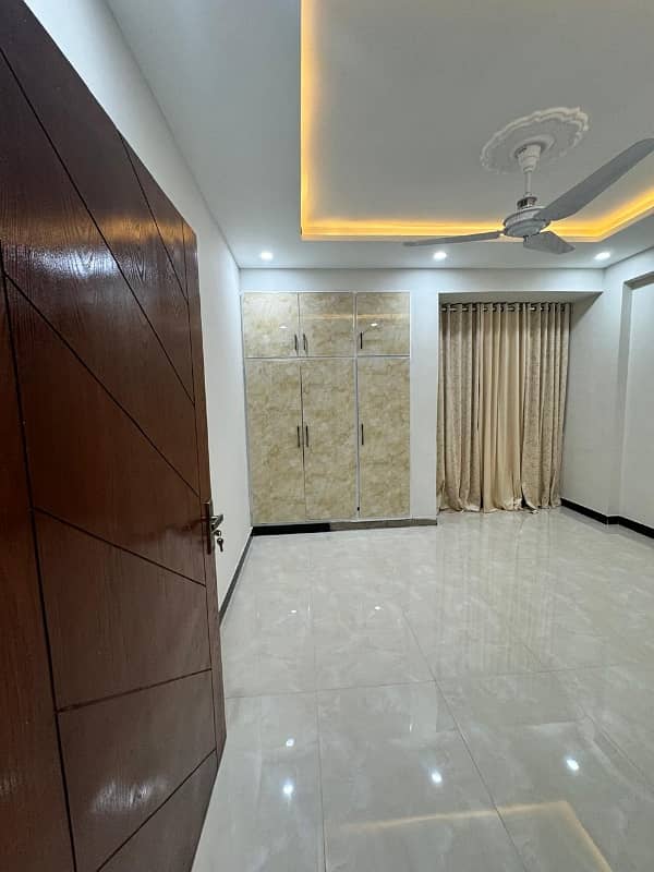 G-11/4 PHA D-Type Fully Renovated Tile Floor Flat For Sale 2