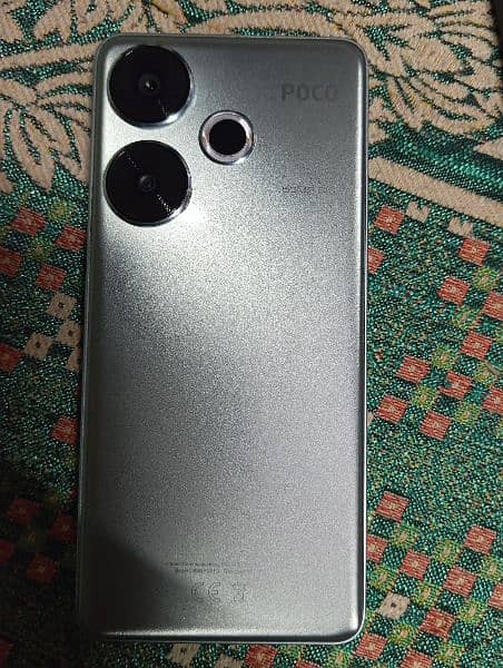 Poco f6 1