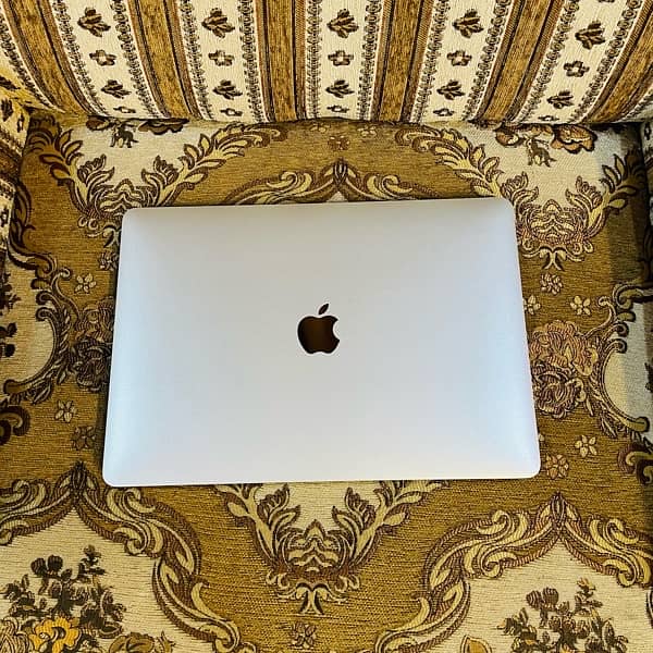 Macbook Air m1 2020 model 2