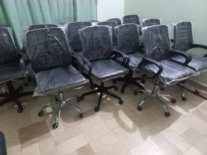 Mesh/Executive And Office Chairs Available 4