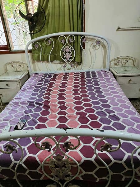 iron bed 1