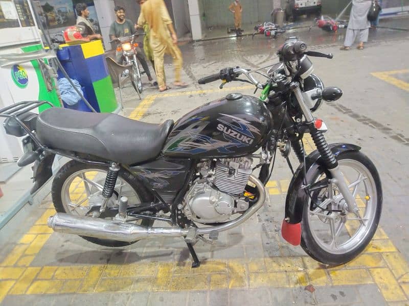 GS  Suzuki 150  2021 kae last month ki bike ha 4