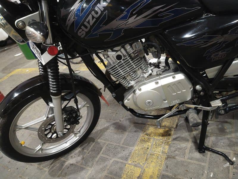 GS  Suzuki 150  2021 kae last month ki bike ha 6