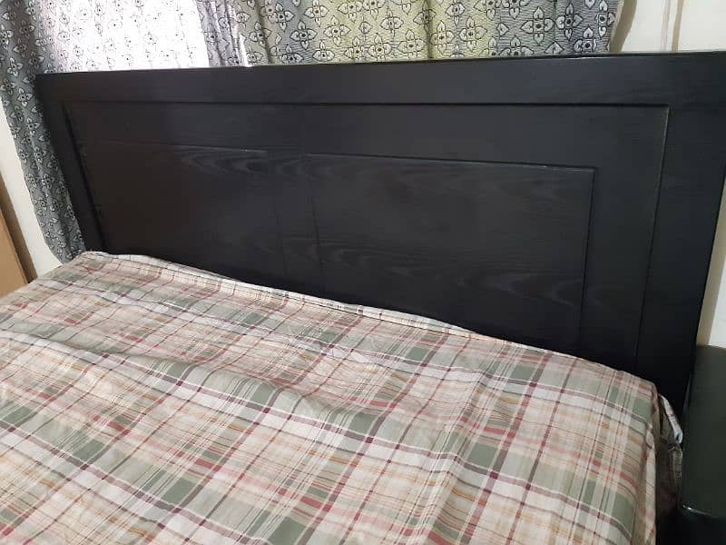 Habit's Queen size Bed & Antique Dresser 2