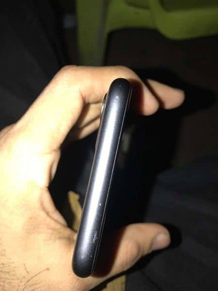 iphone 11 64 gb non PTA 4