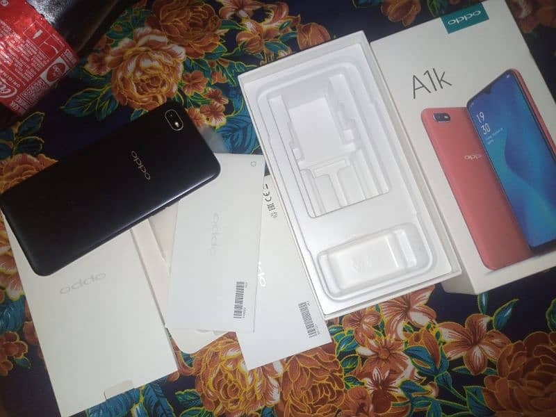 Oppo A1k  All ok hai bhai box Sath 2 GB 32 
10 by 9 condition all ok 2