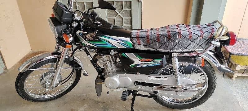 Honda CG125 Black 13