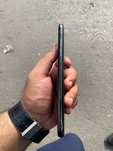 iphone 11 pro max dual pta approved whtsapp(03336279733) 3