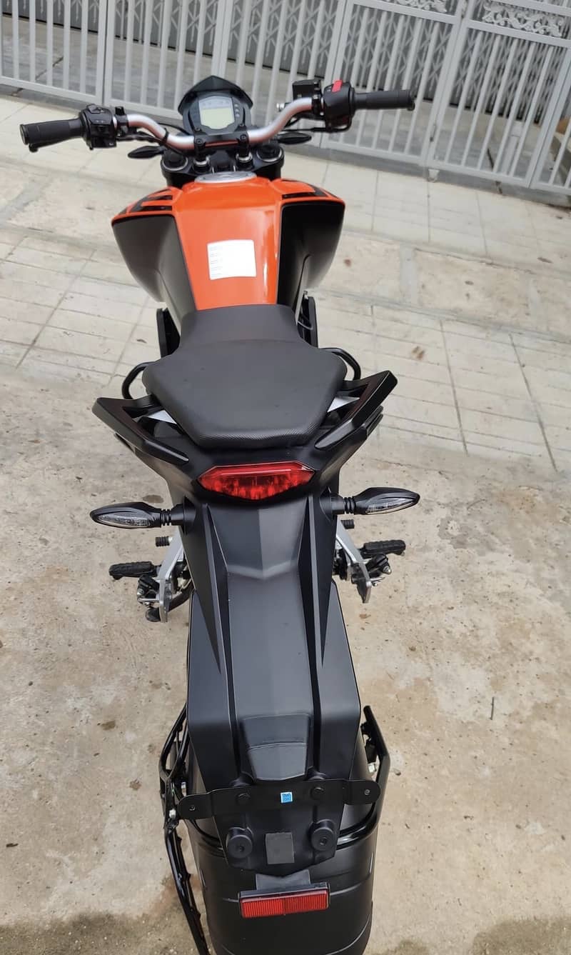 KTM DUKE 125 2