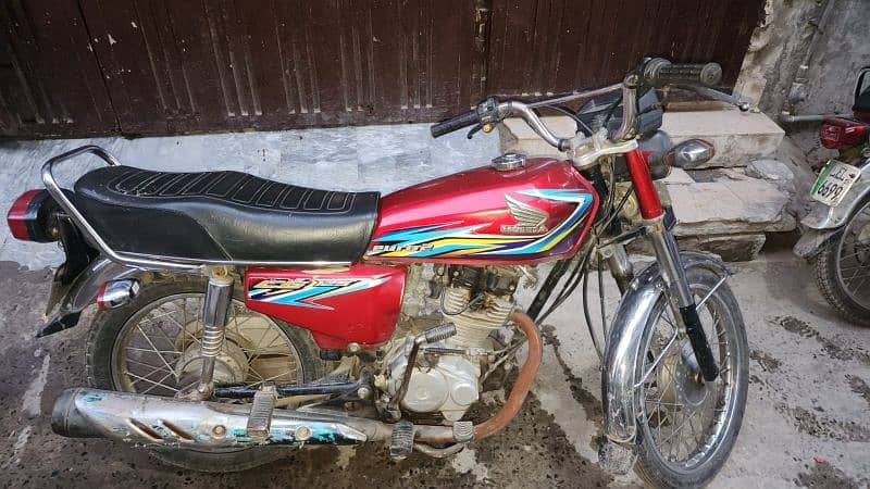 Honda 125 (Lahore) 3