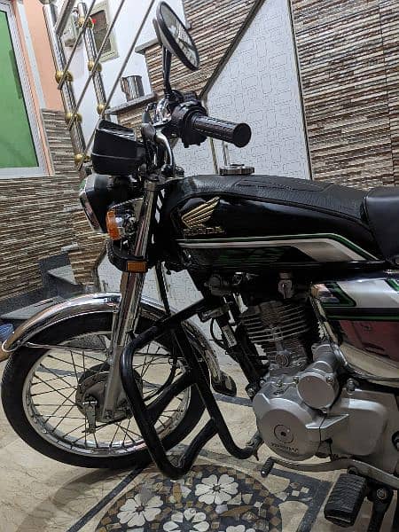 Honda CG 125 SE Black 11