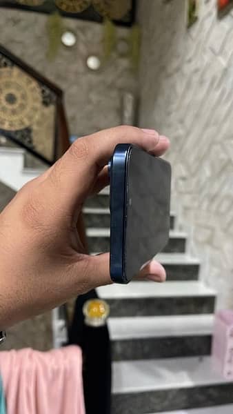 iphone 15 Pro Max 256GB Blue Titanium 2