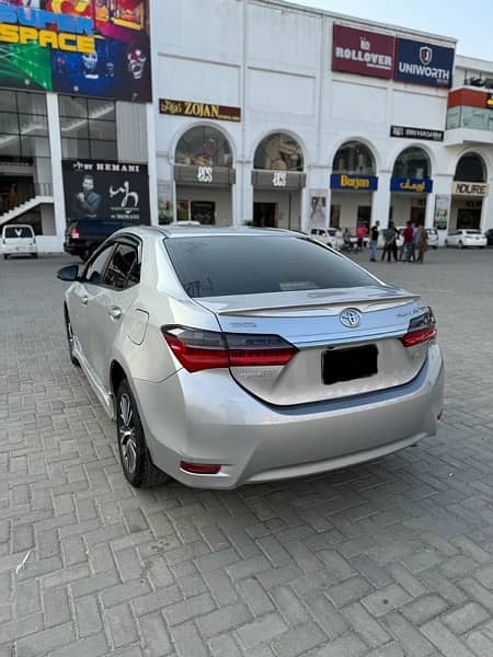 Toyota Corolla Altis 2018 4