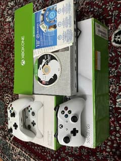 xbox one s 500g 10 by 10 Qatar import almost new with full accessories