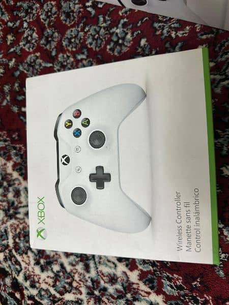 xbox one s 500g 10 by 10 Qatar import almost new with full accessories 5