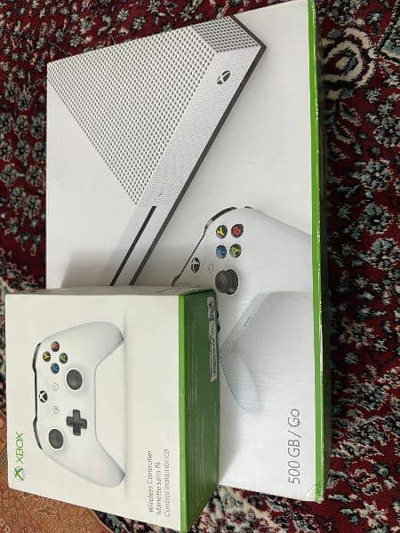 xbox one s 500g 10 by 10 Qatar import almost new with full accessories 12