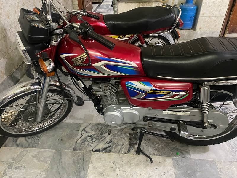 Honda 125 2022 total genuine bike 3