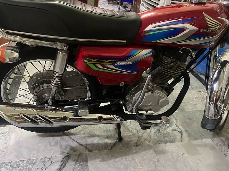 Honda 125 2022 total genuine bike 4